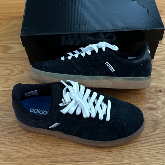 adidas Originals NIB Gazelle Adv Black Suede Sneakers (7) - Picture 4 of 15